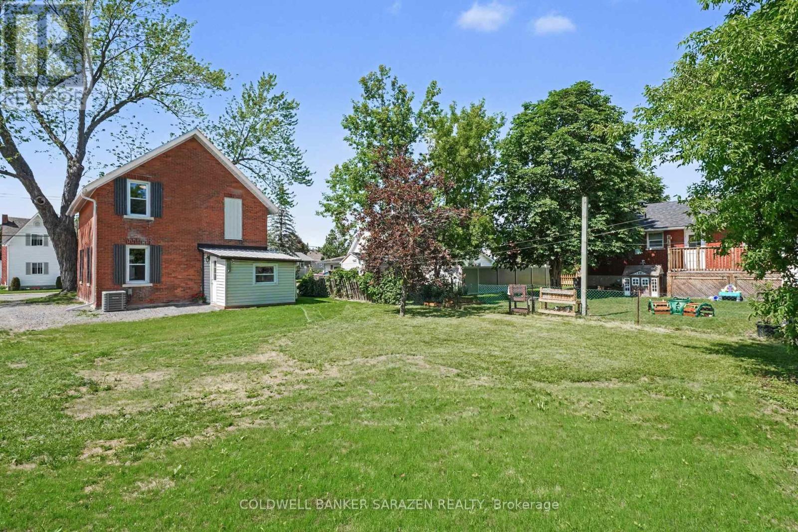 48 NORMA STREET S - 27