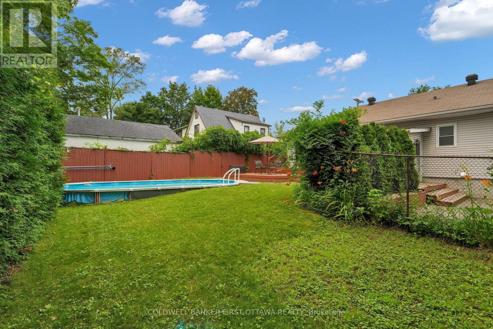 636 MALARTIC AVENUE - 32