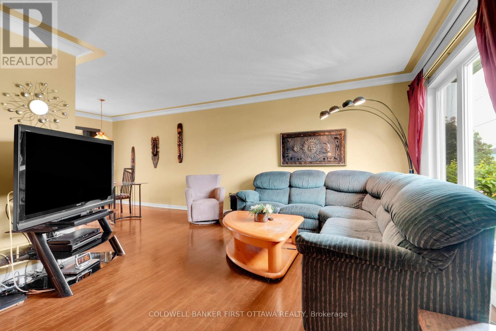 636 MALARTIC AVENUE - 6