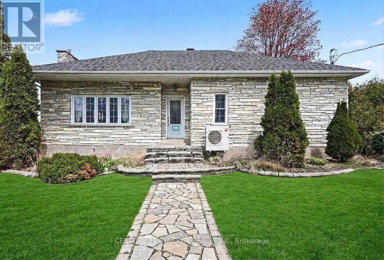 782 PRINCIPALE STREET - 1