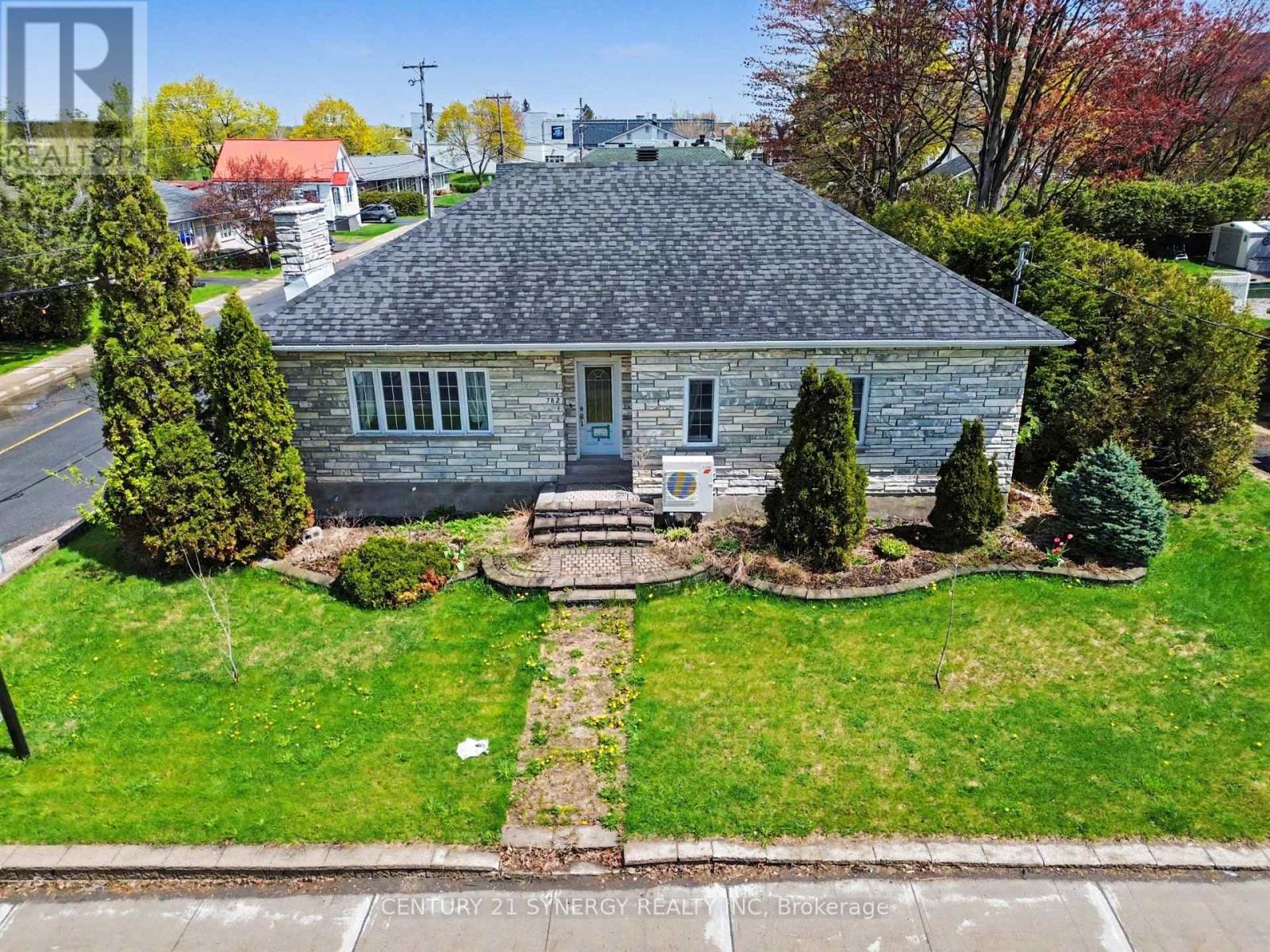 782 PRINCIPALE STREET - 37