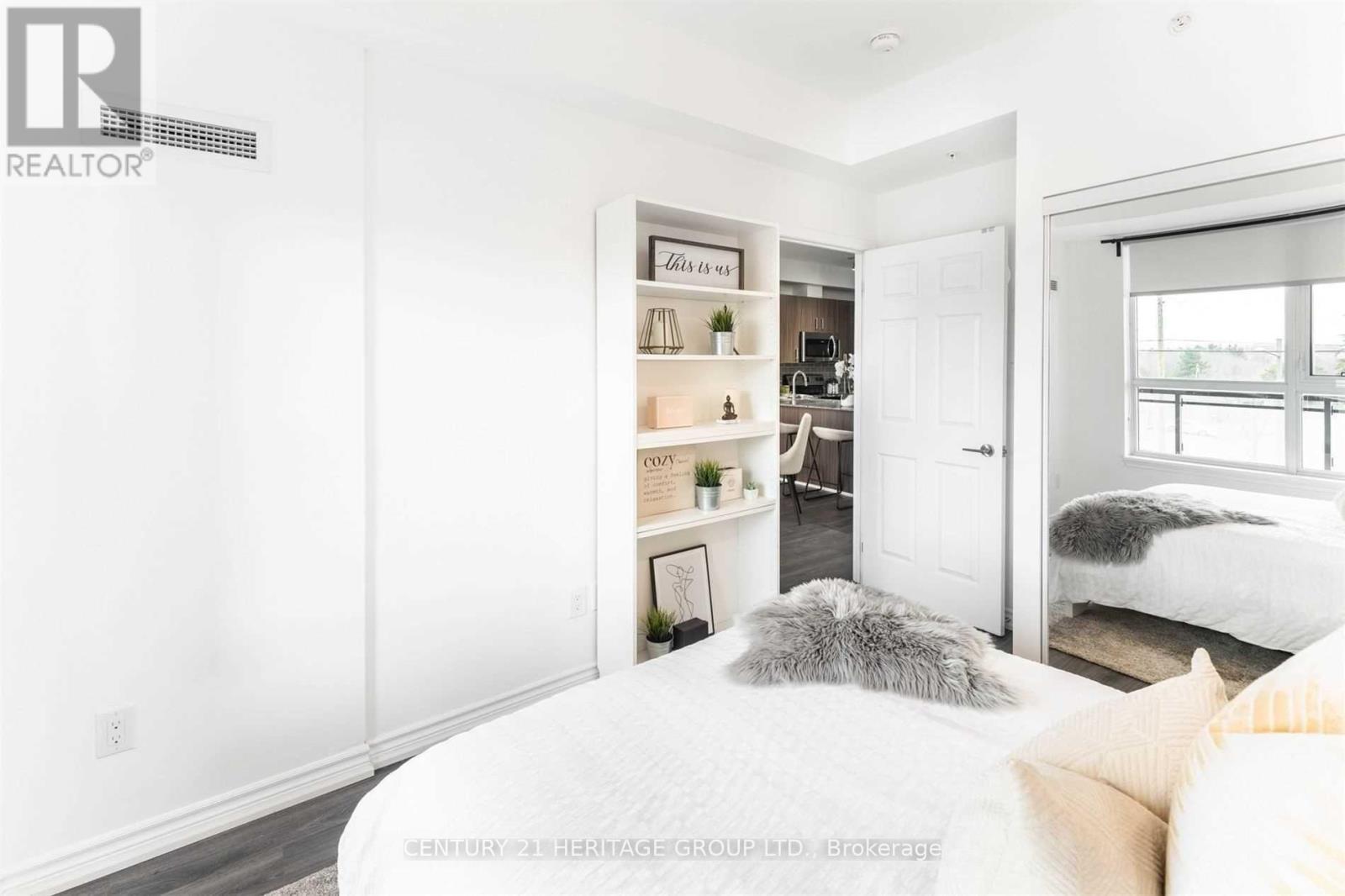 #319 11611 YONGE STREET - 14