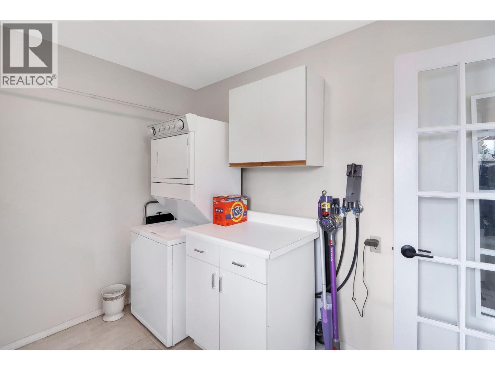 1708 MT NELSON Crescent - 28