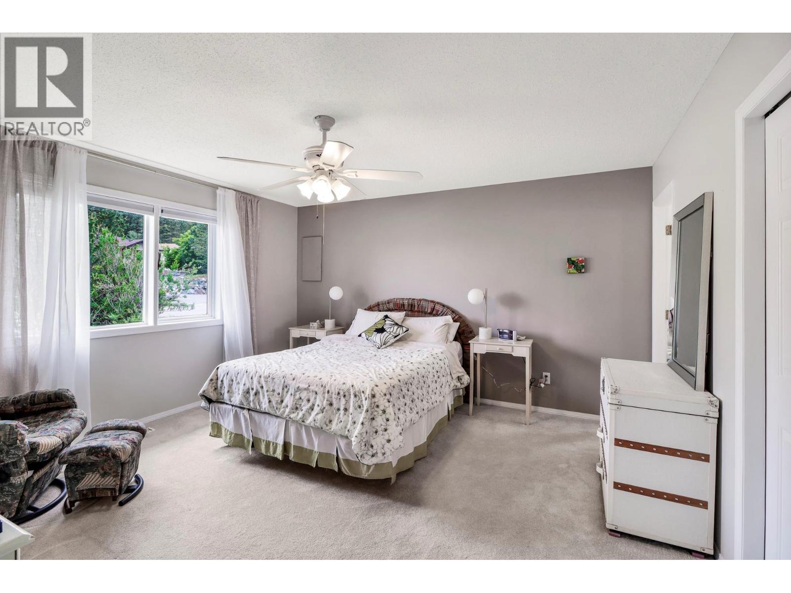 1708 MT NELSON Crescent - 19