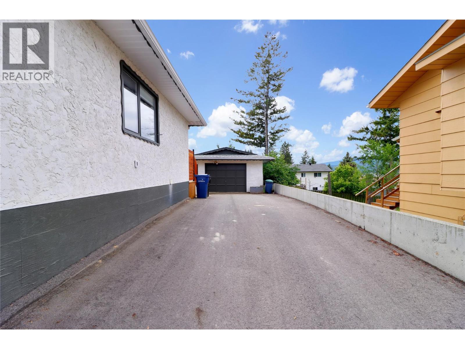 1708 MT NELSON Crescent - 40