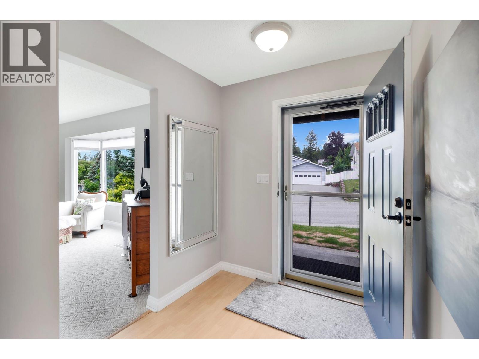 1708 MT NELSON Crescent - 6