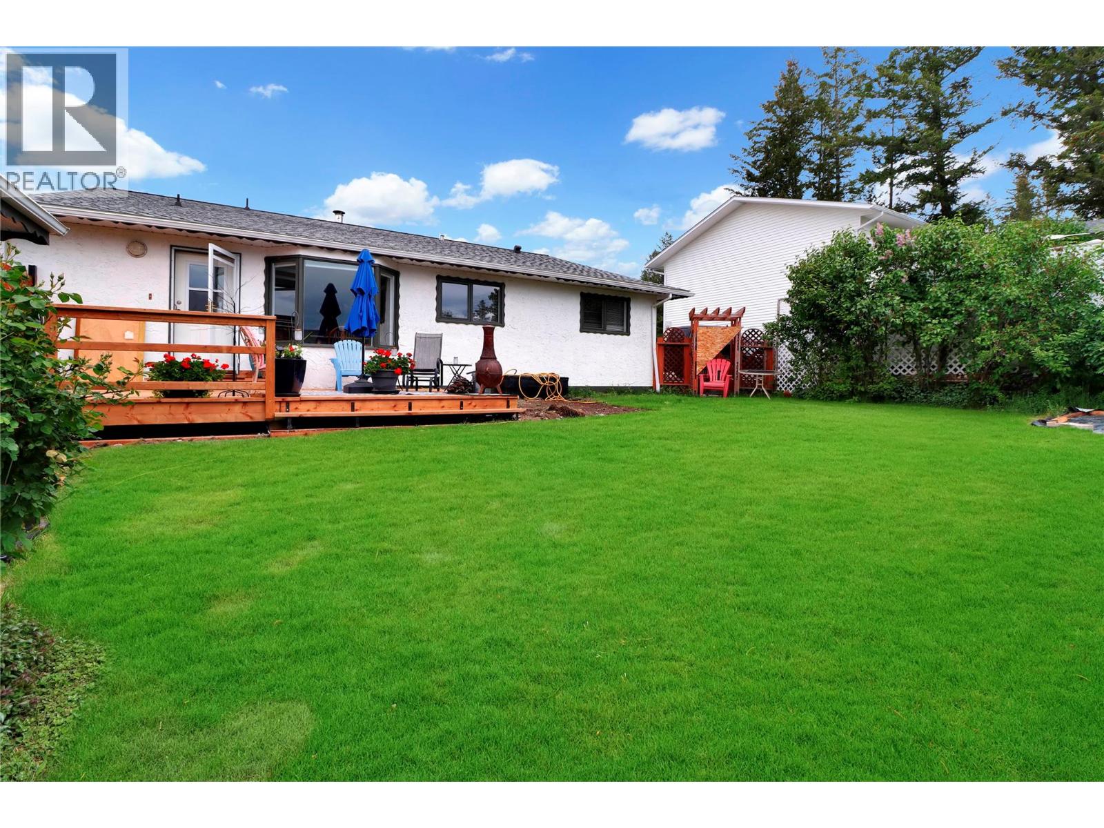 1708 MT NELSON Crescent - 38