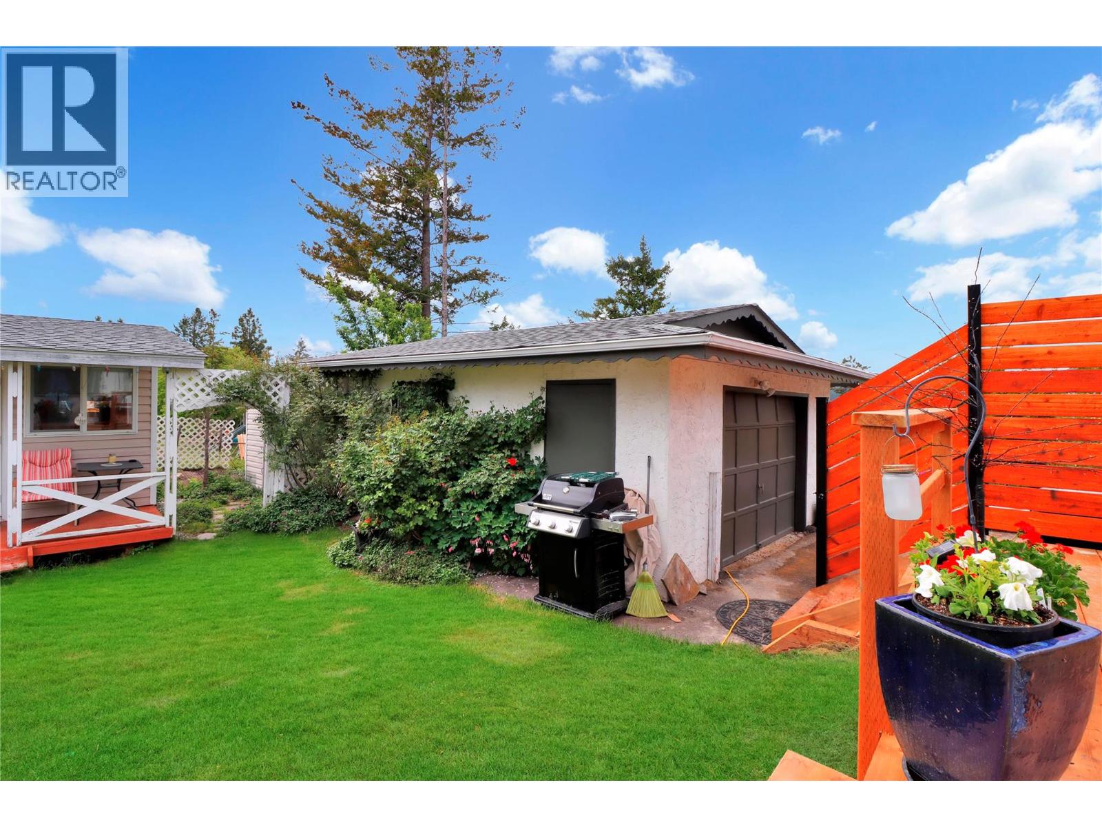 1708 MT NELSON Crescent - 36