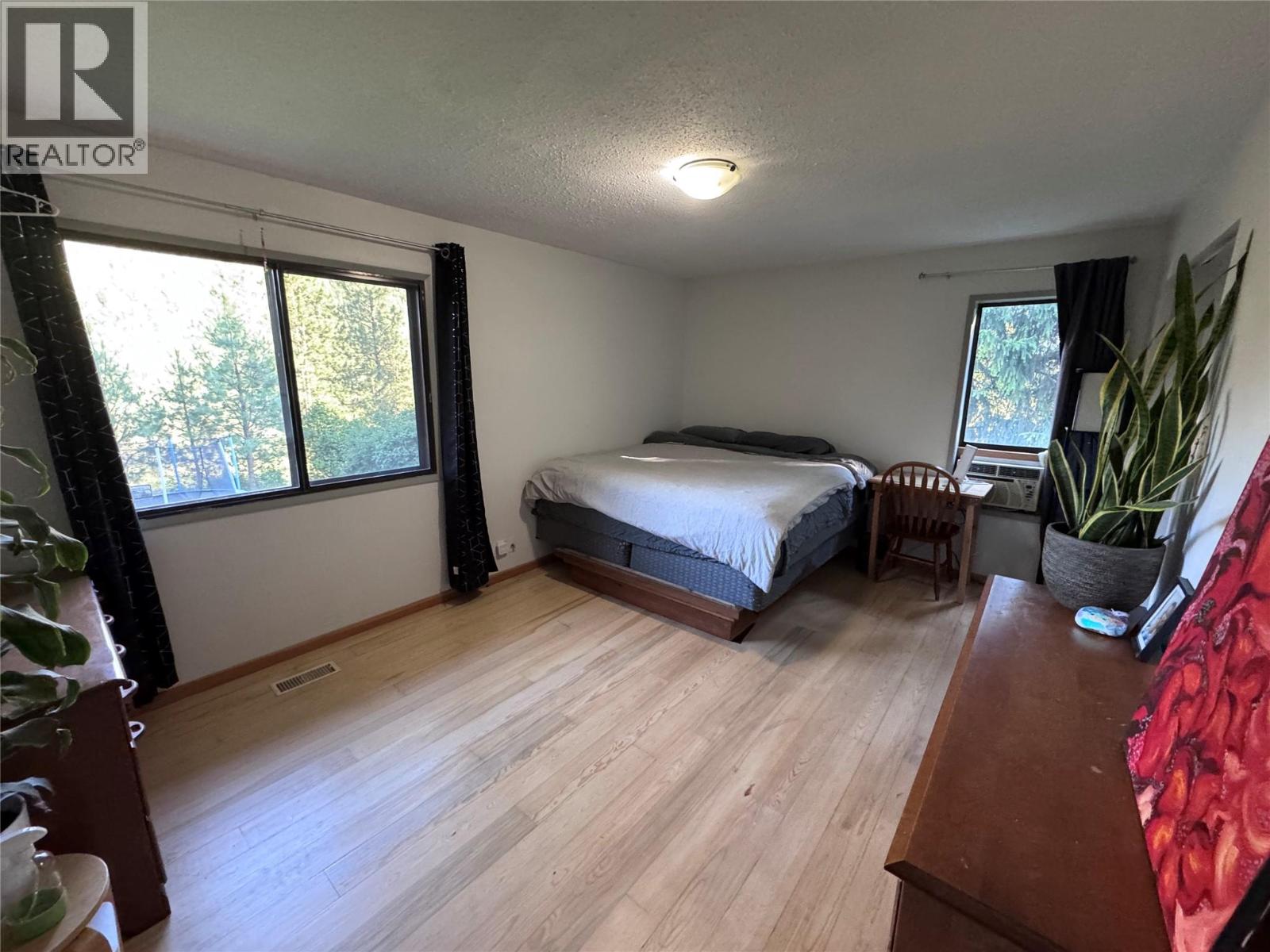 725 3 Highway - 21