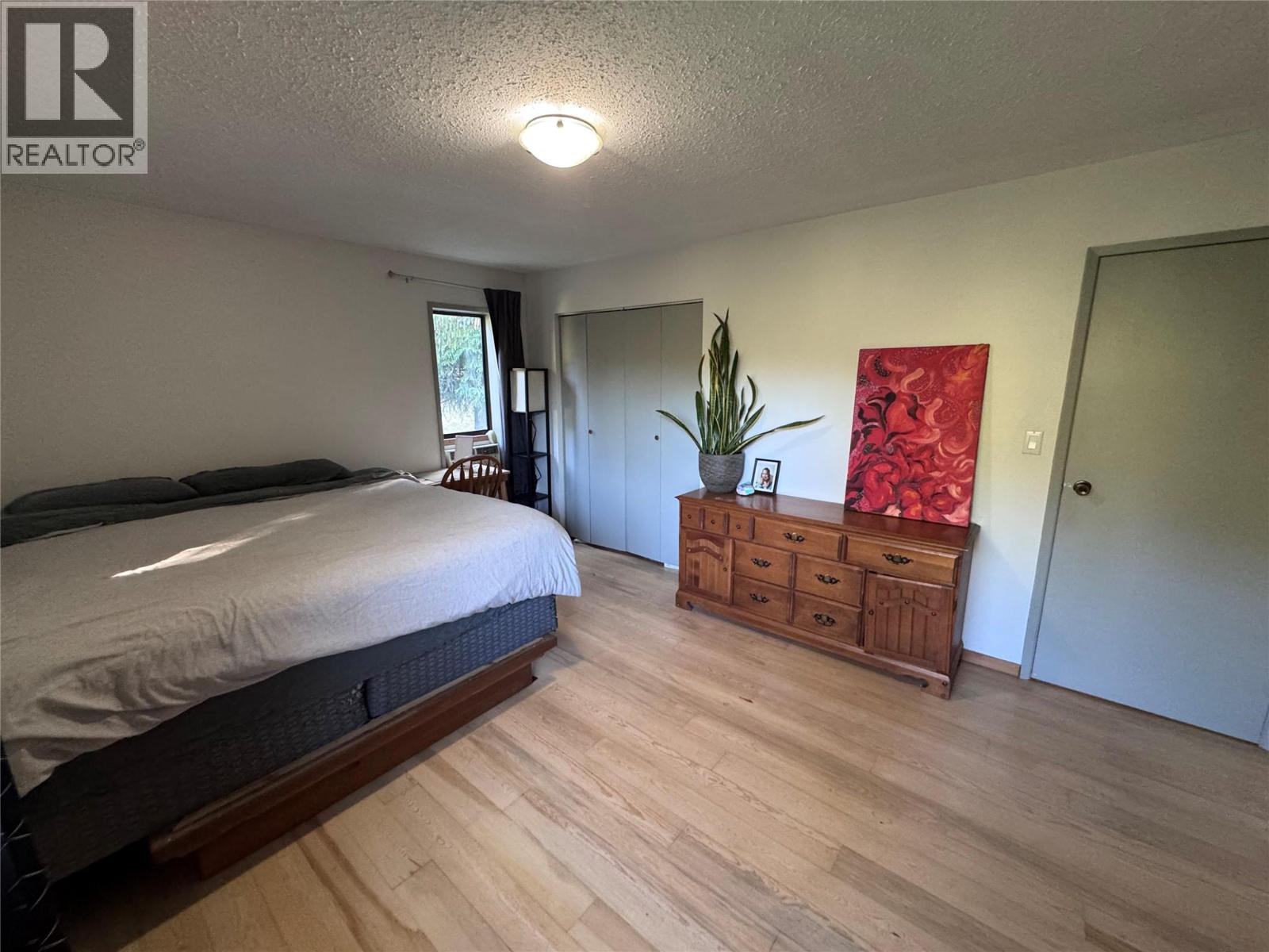 725 3 Highway - Image 19