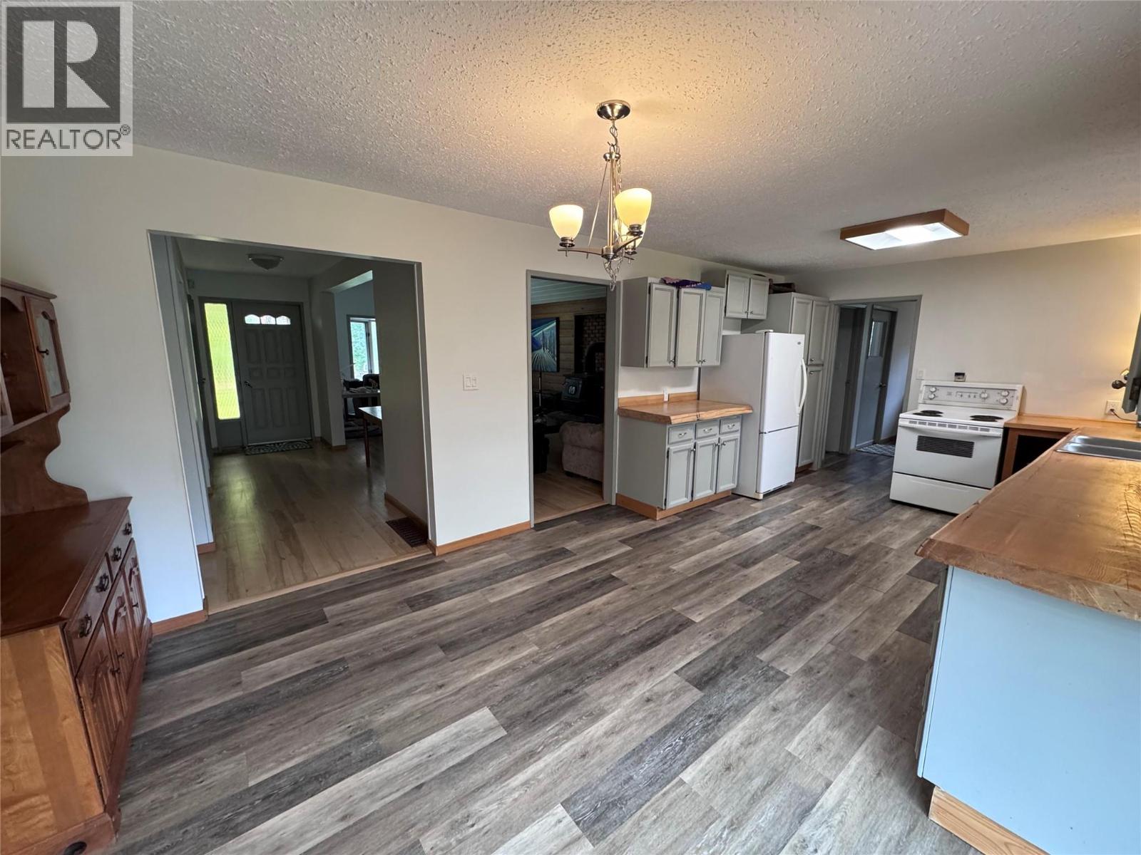 725 3 Highway - 10
