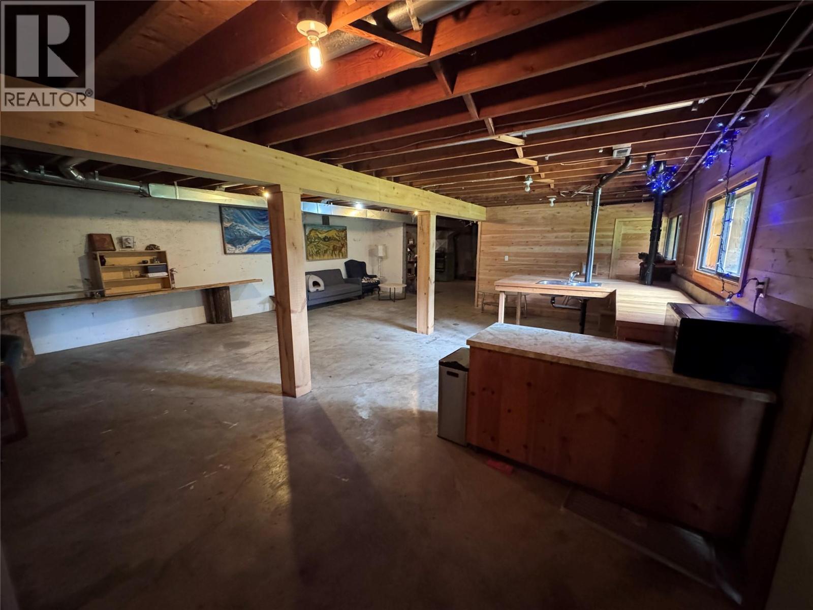 725 3 Highway - 28