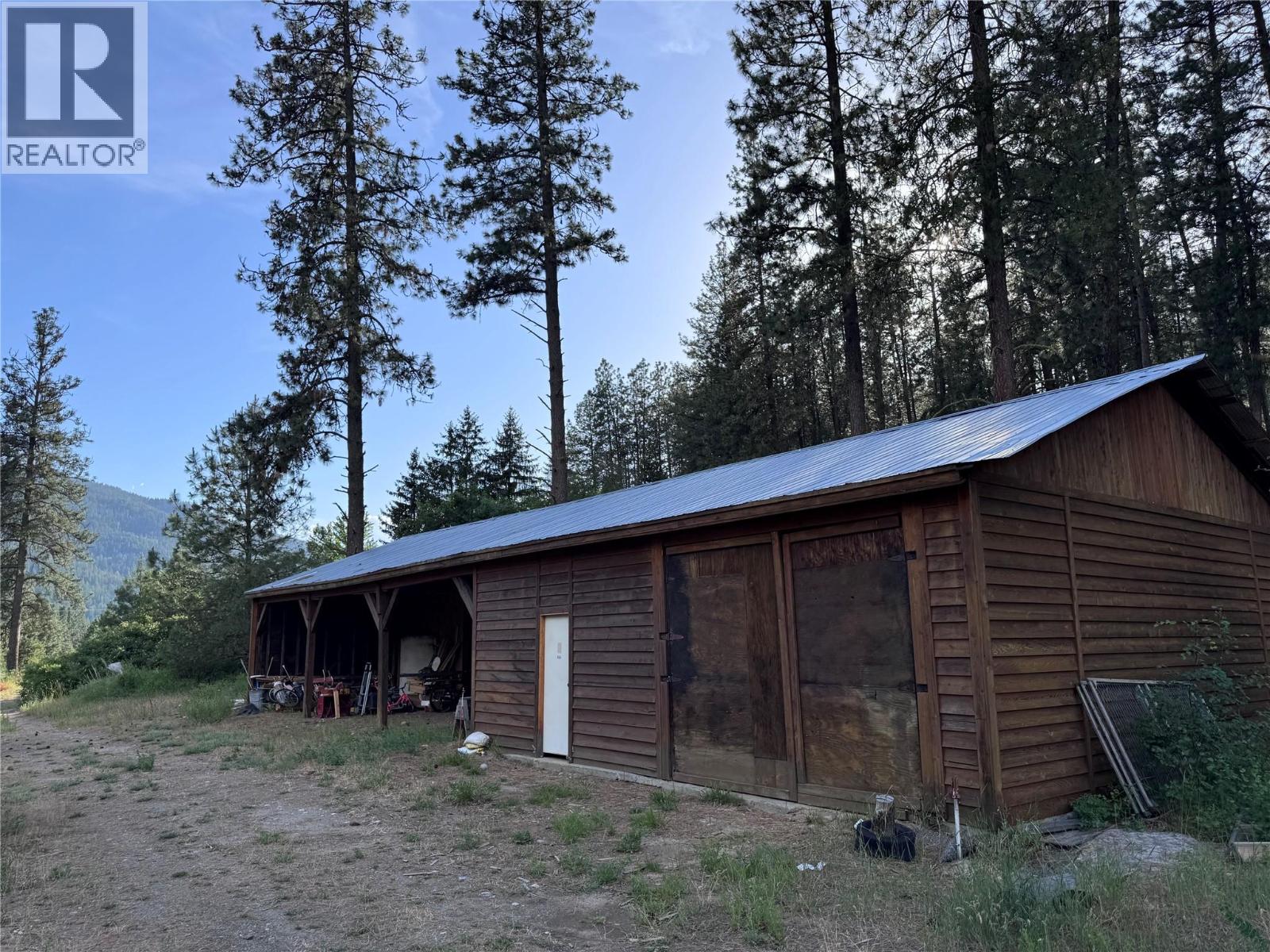 725 3 Highway - Image 31