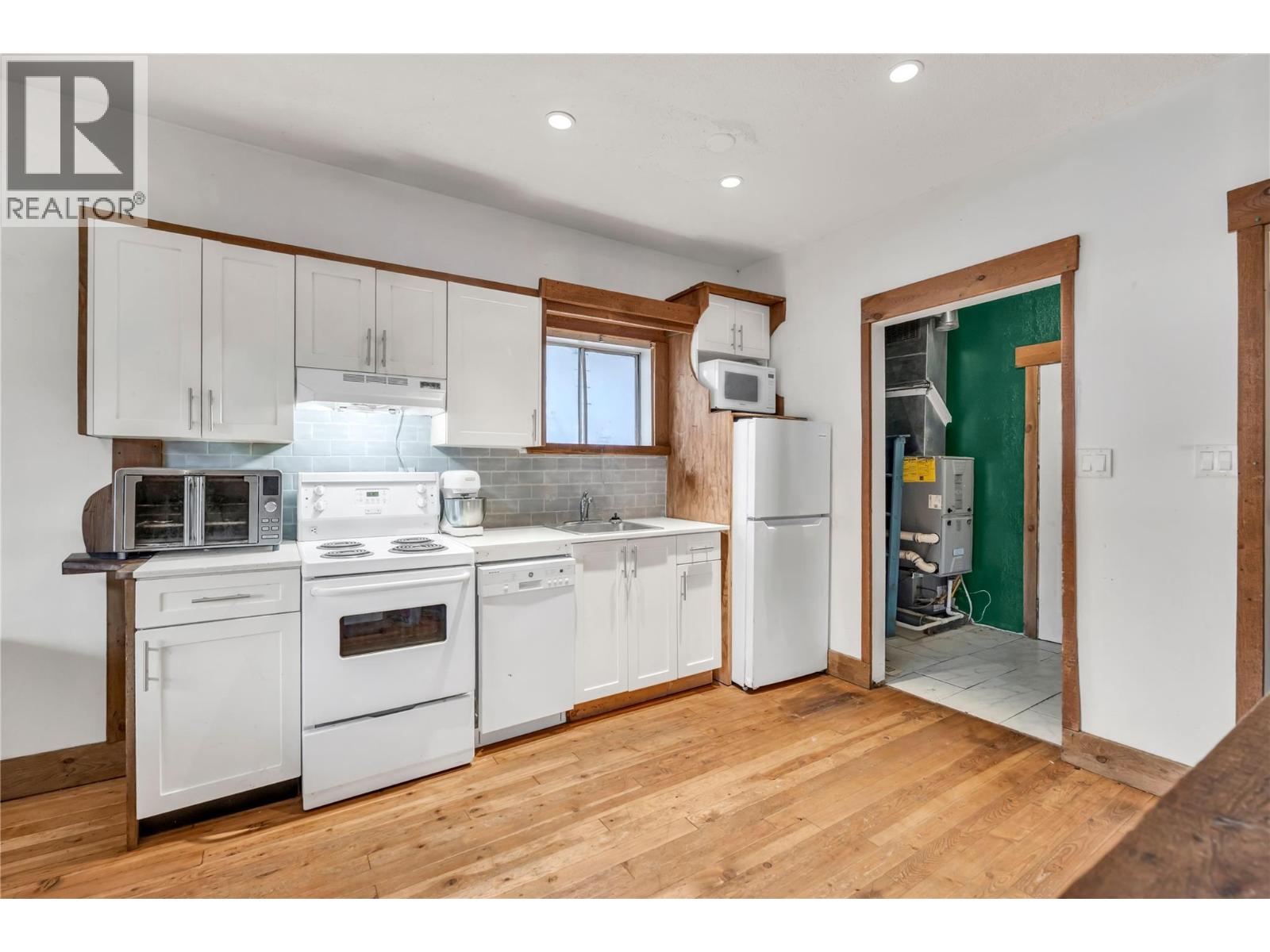  511 SIMILKAMEEN Avenue, Princeton