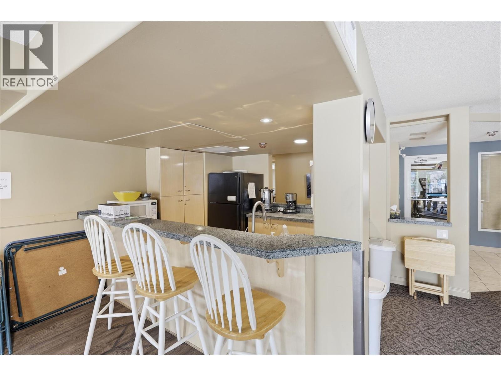#104 950 Lorne Street - 39