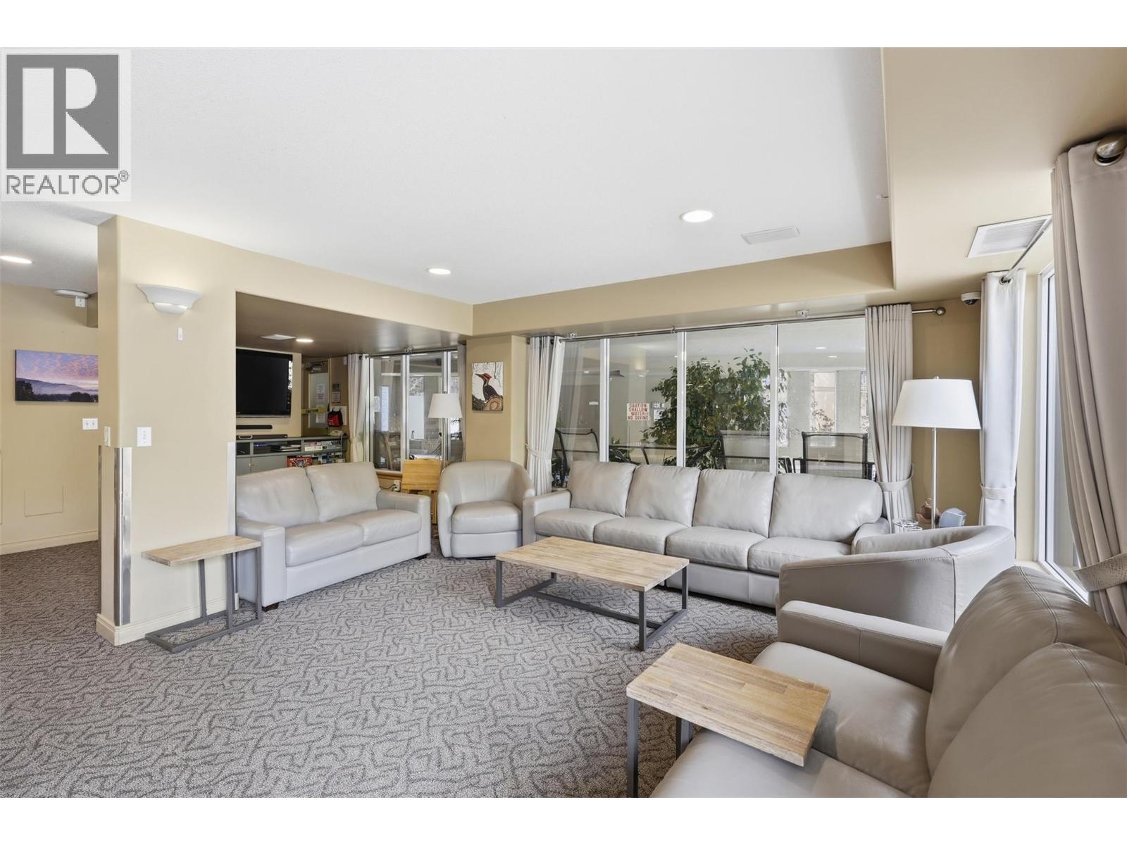 #104 950 Lorne Street - 37
