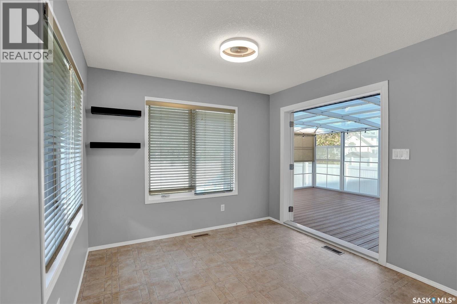 1675 ROUSSEAU CRESCENT N - Image 11