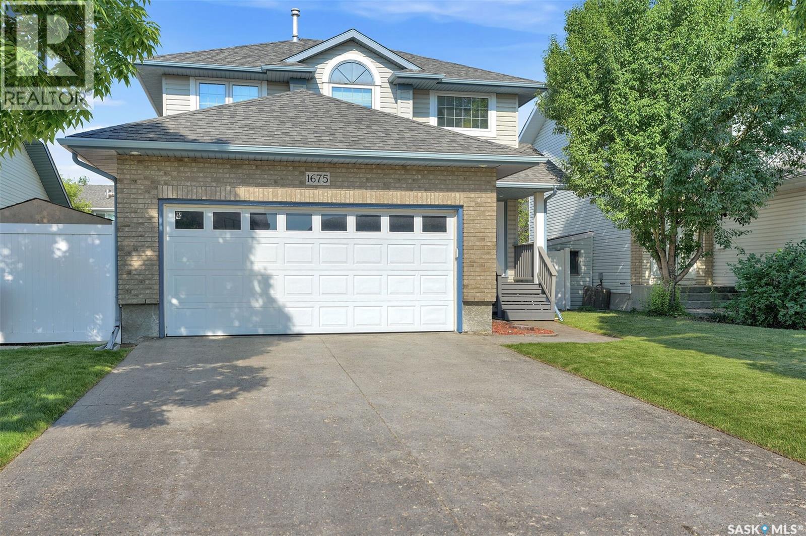 1675 ROUSSEAU CRESCENT N - Image 2