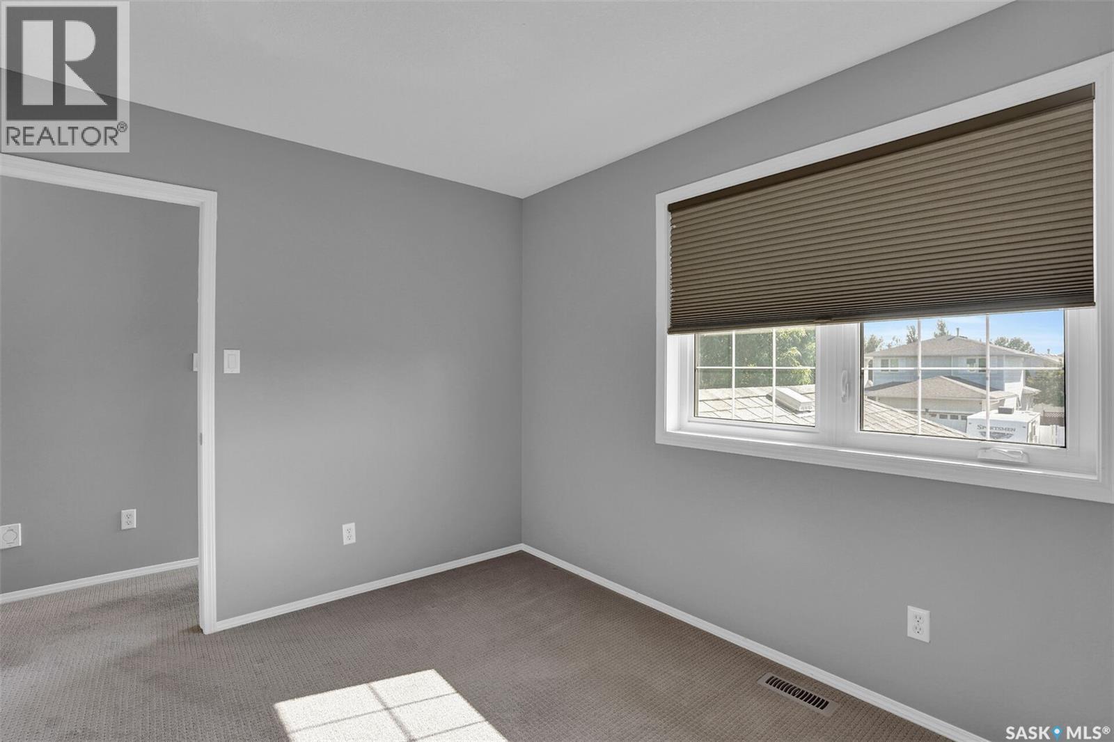 1675 ROUSSEAU CRESCENT N - Image 20