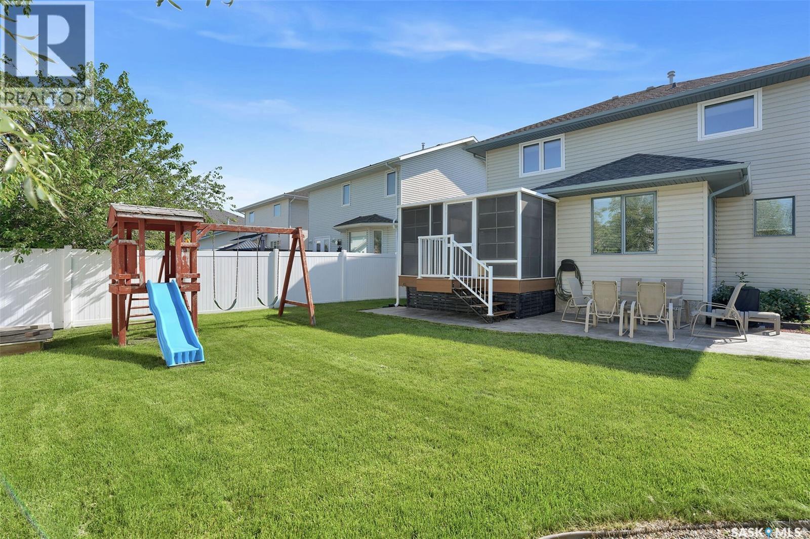 1675 ROUSSEAU CRESCENT N - 40
