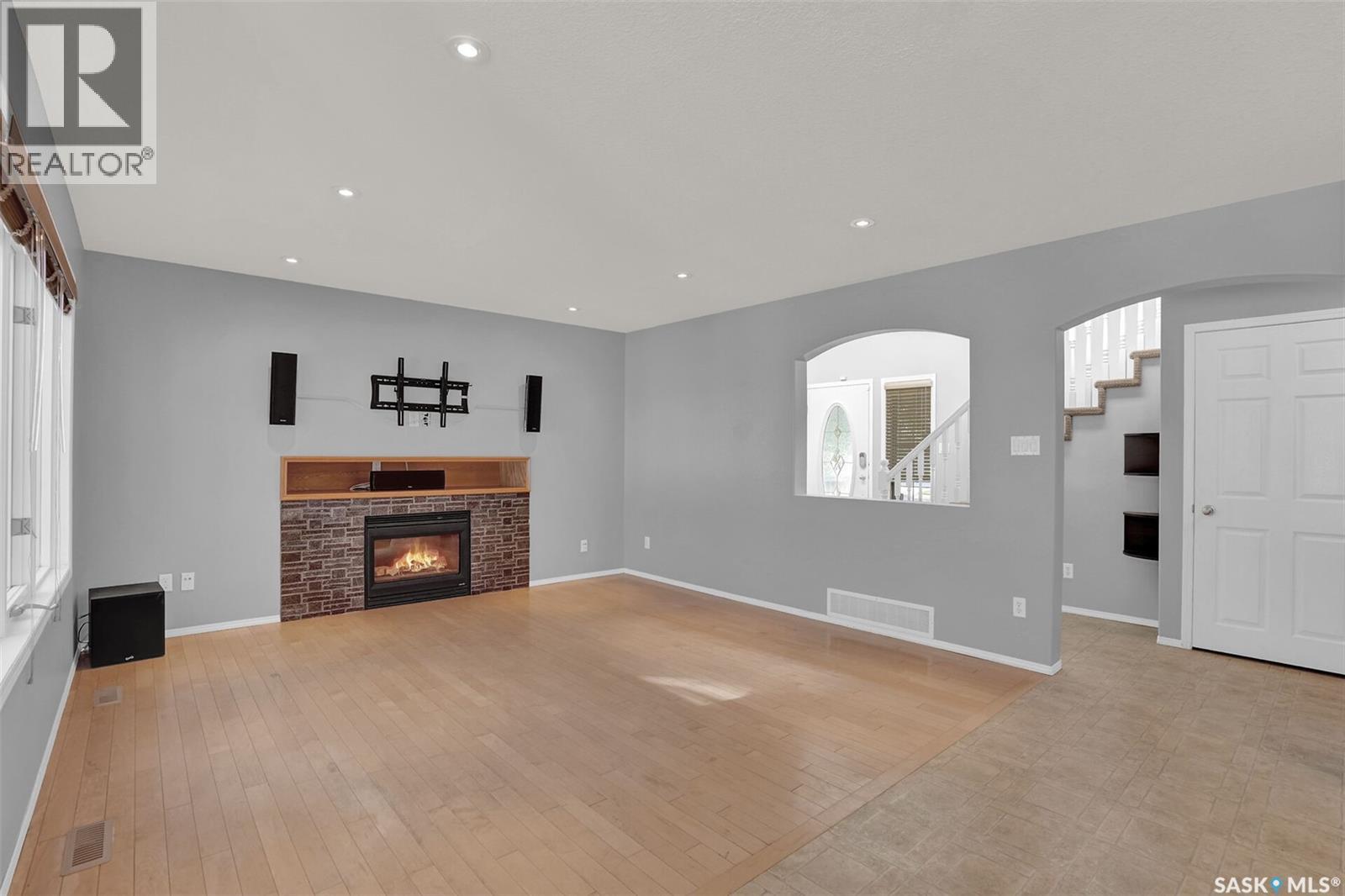 1675 ROUSSEAU CRESCENT N - 7