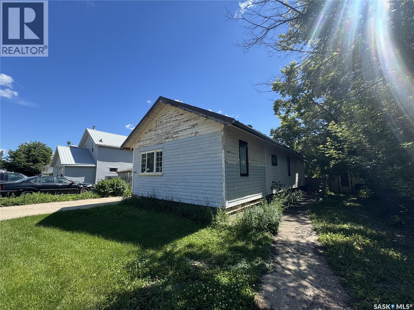 106 5th AVENUE E - Image 10