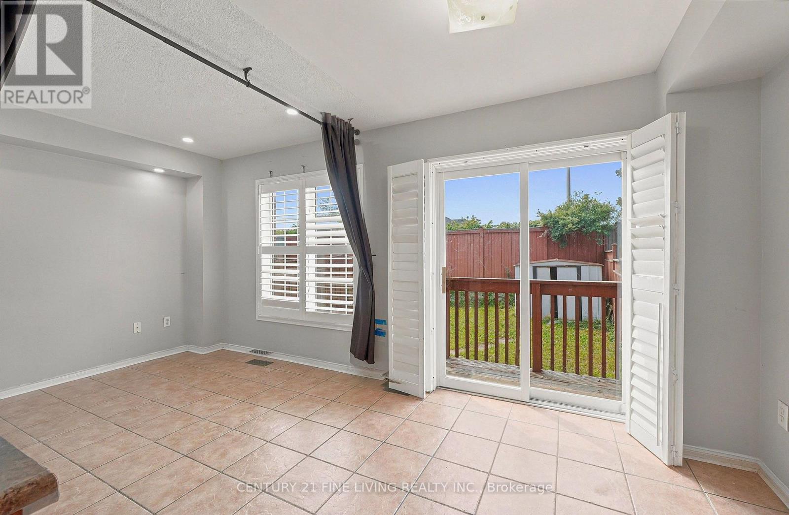40 HOLLOWGROVE BOULEVARD - Image 10