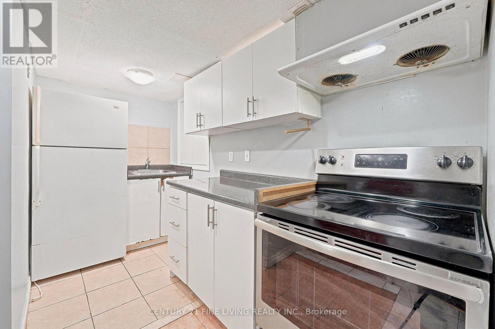 40 HOLLOWGROVE BOULEVARD - 31
