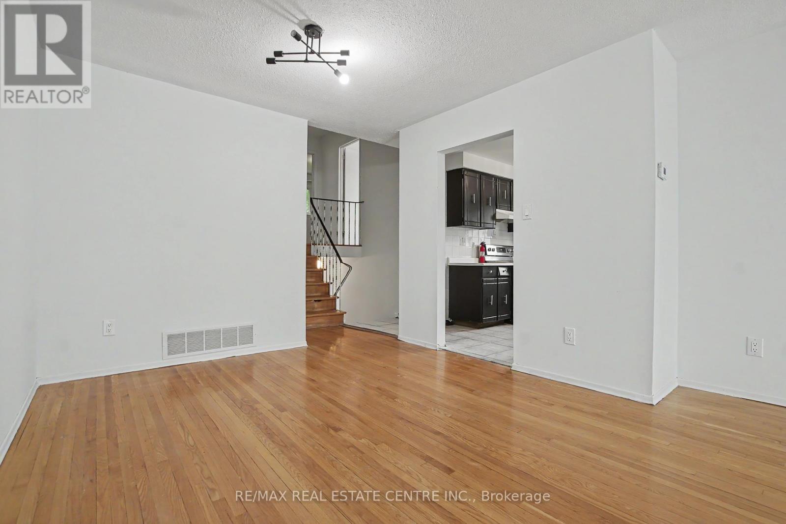 396 PINEMEADOW AVENUE - 11