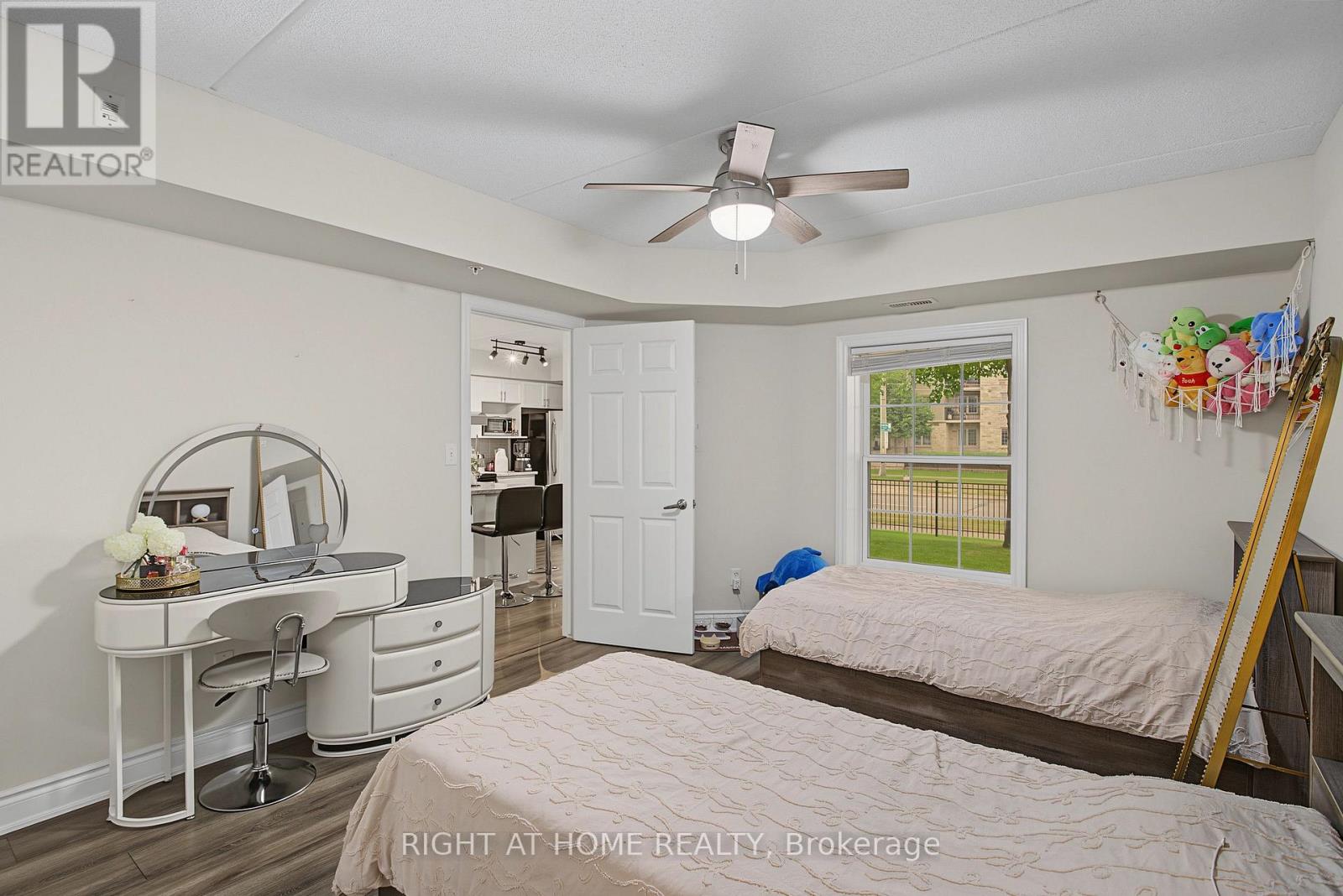 #111 1491 MAPLE AVENUE - 11