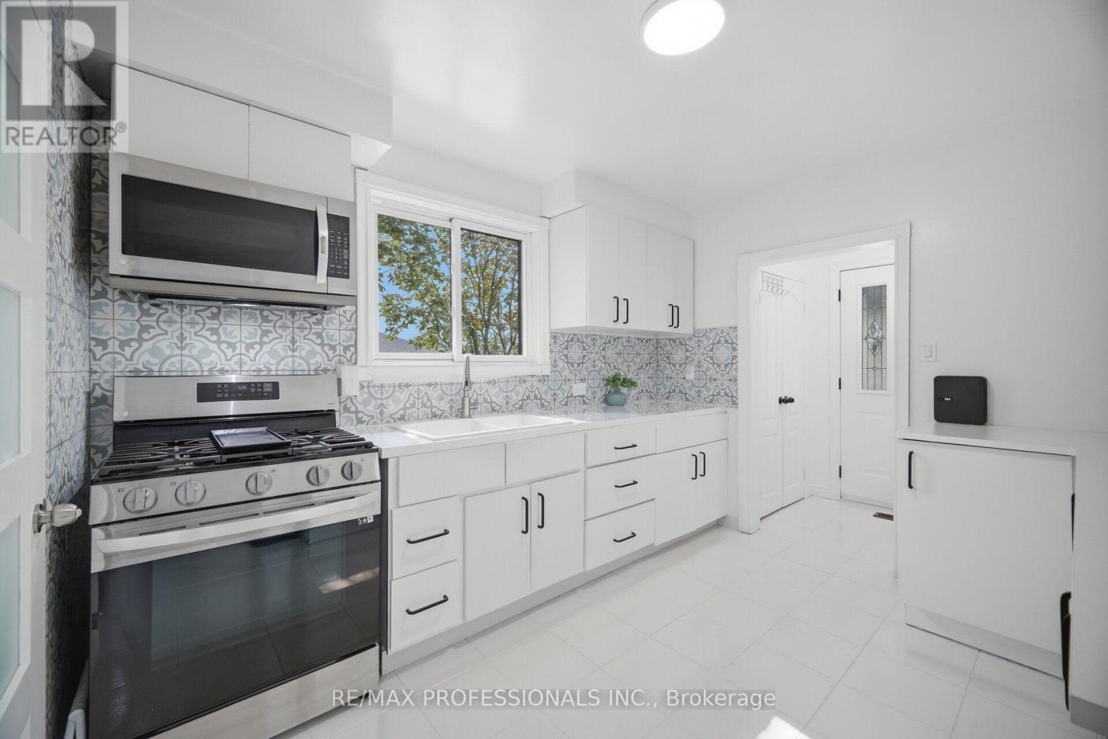 50 COBB AVENUE - Image 12