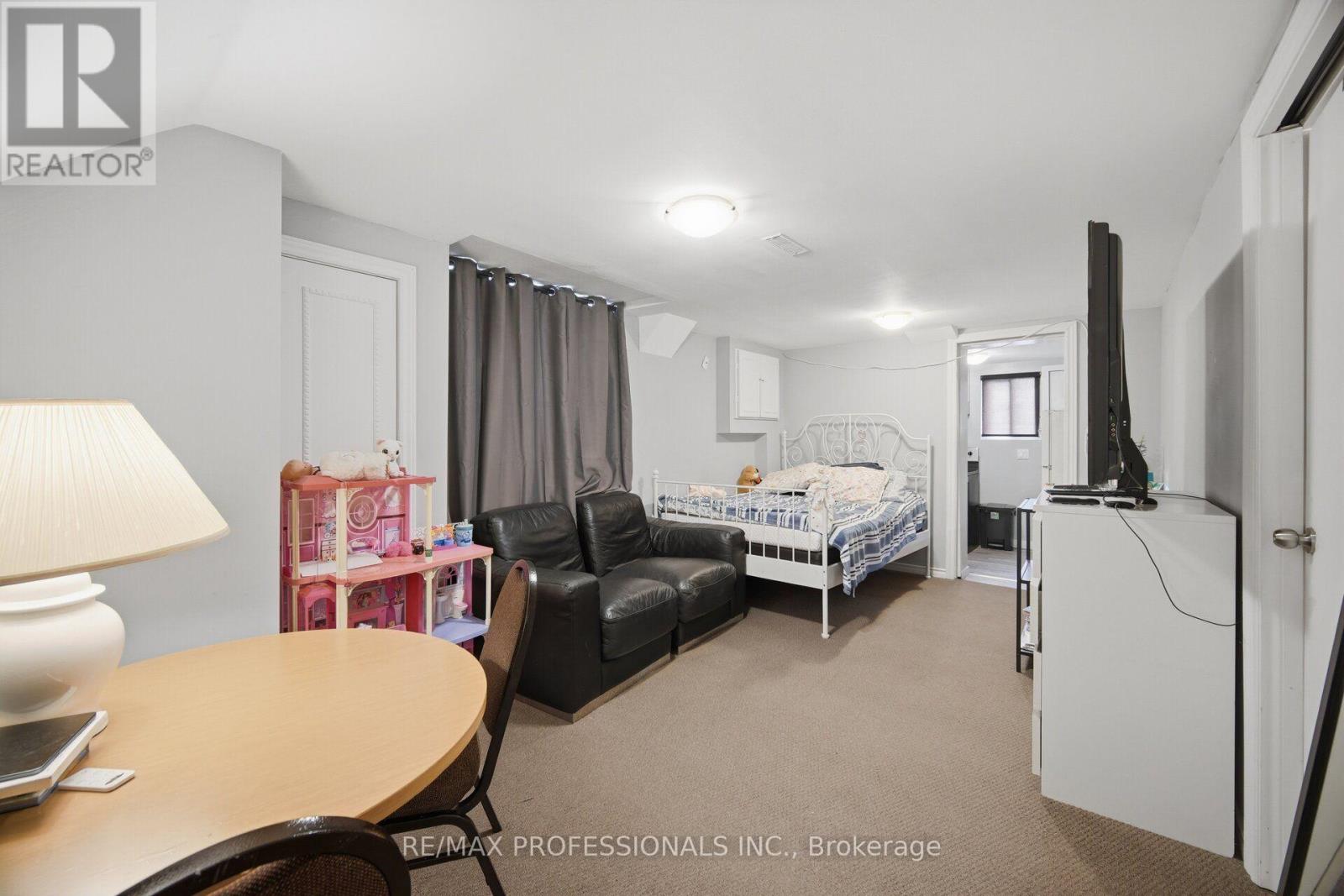 50 COBB AVENUE - Image 29
