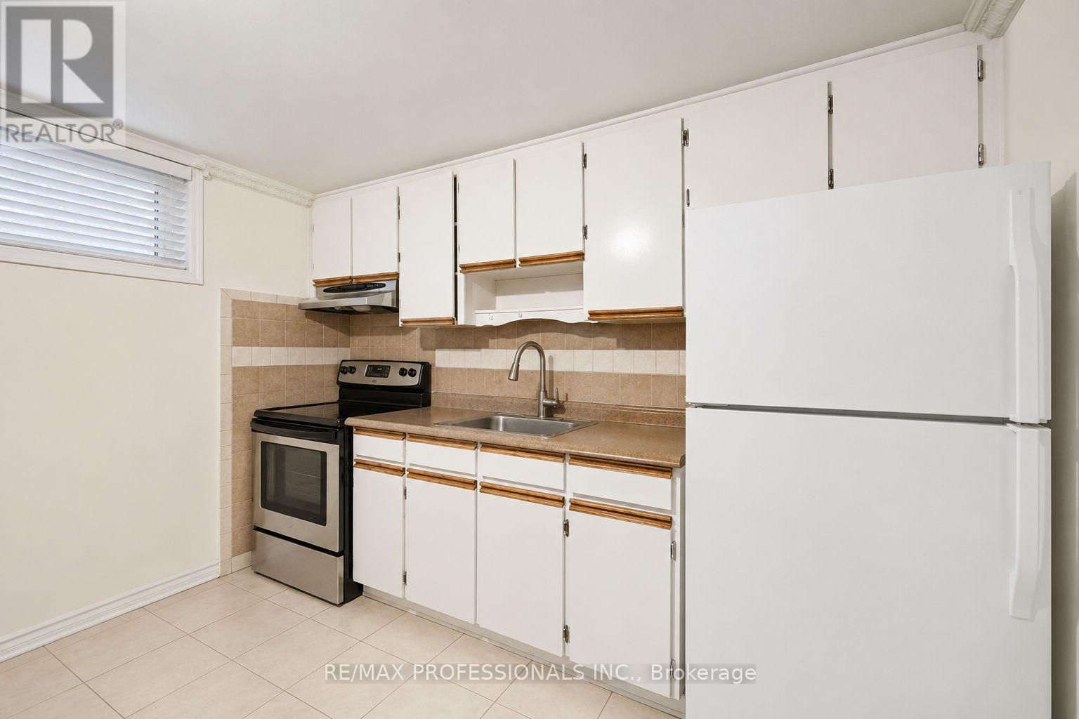 50 COBB AVENUE - Image 36