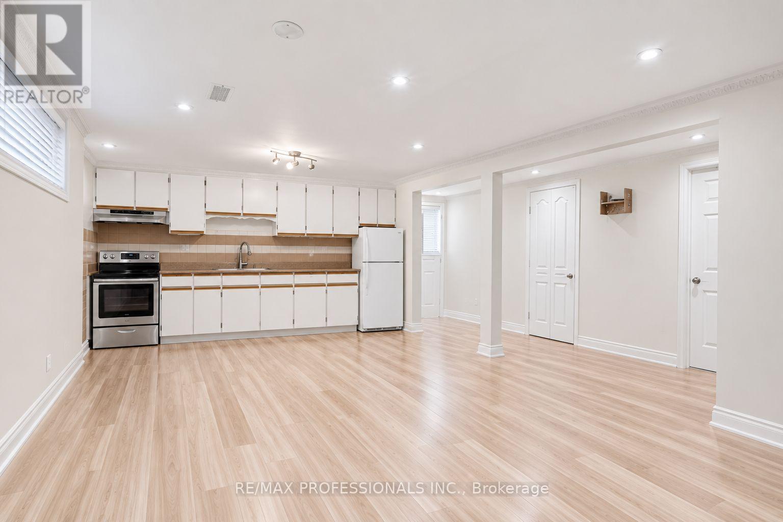 50 COBB AVENUE - Image 37