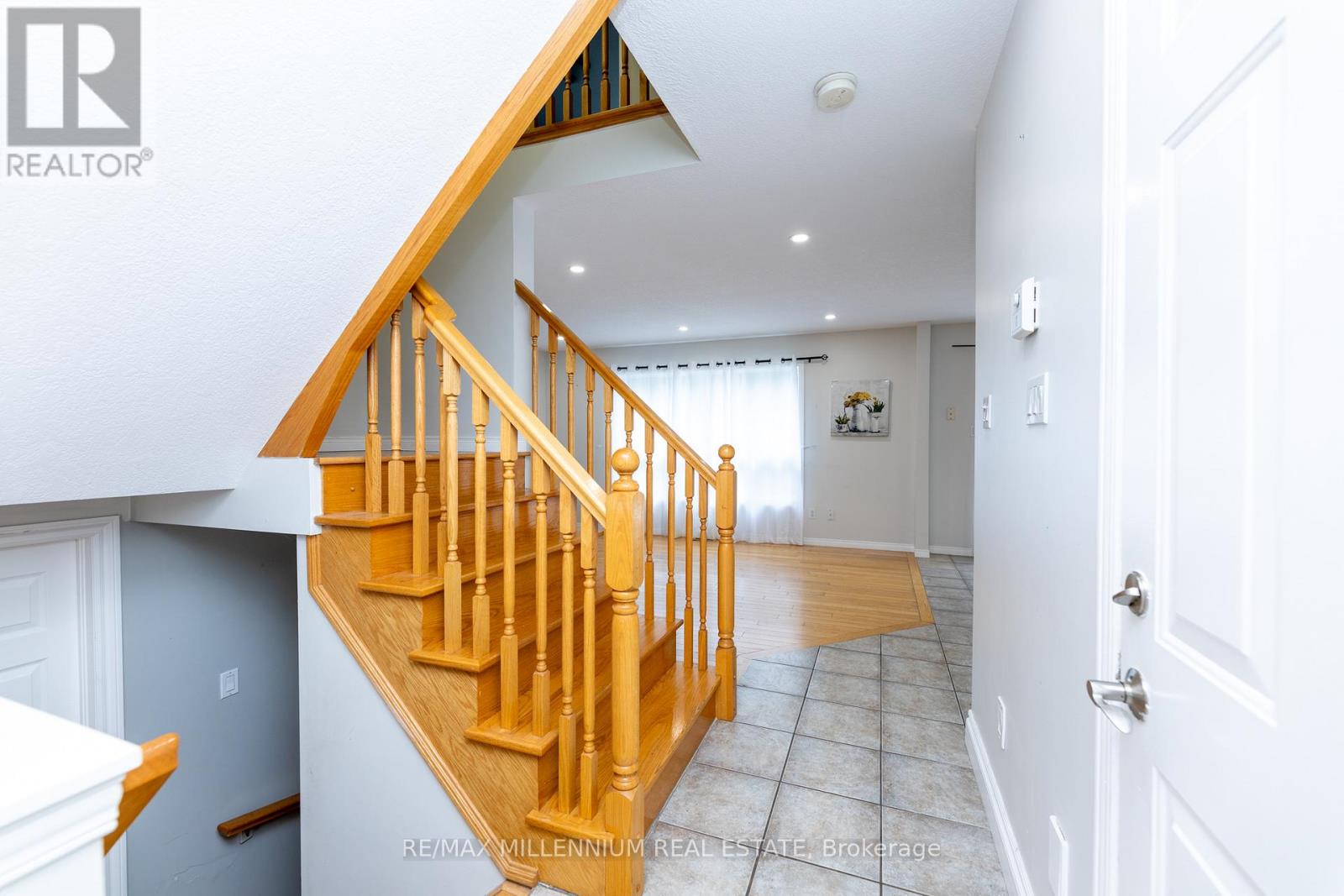 7 GRAHAM CRESCENT - 12