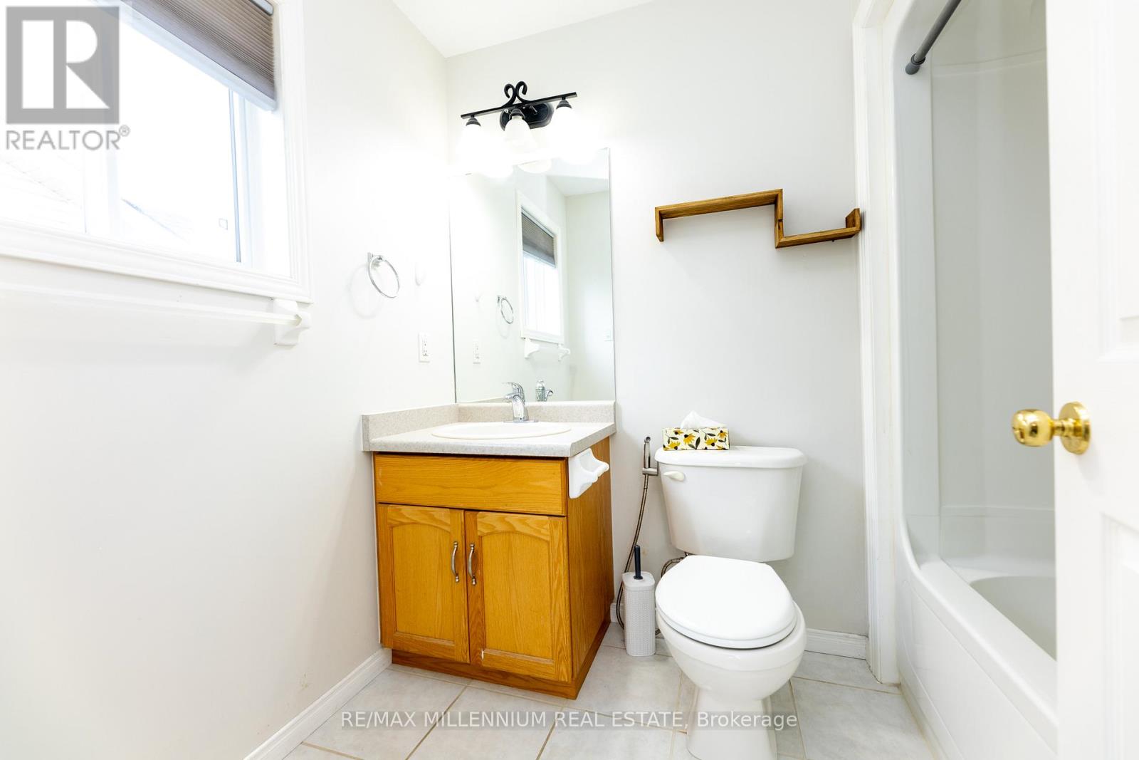 7 GRAHAM CRESCENT - 25