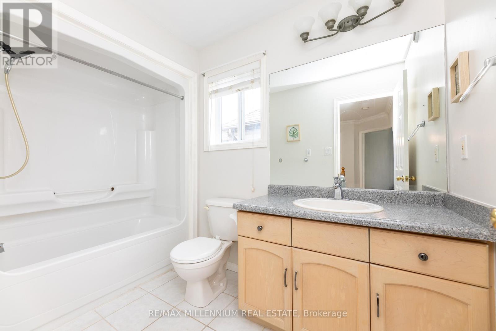 7 GRAHAM CRESCENT - 27