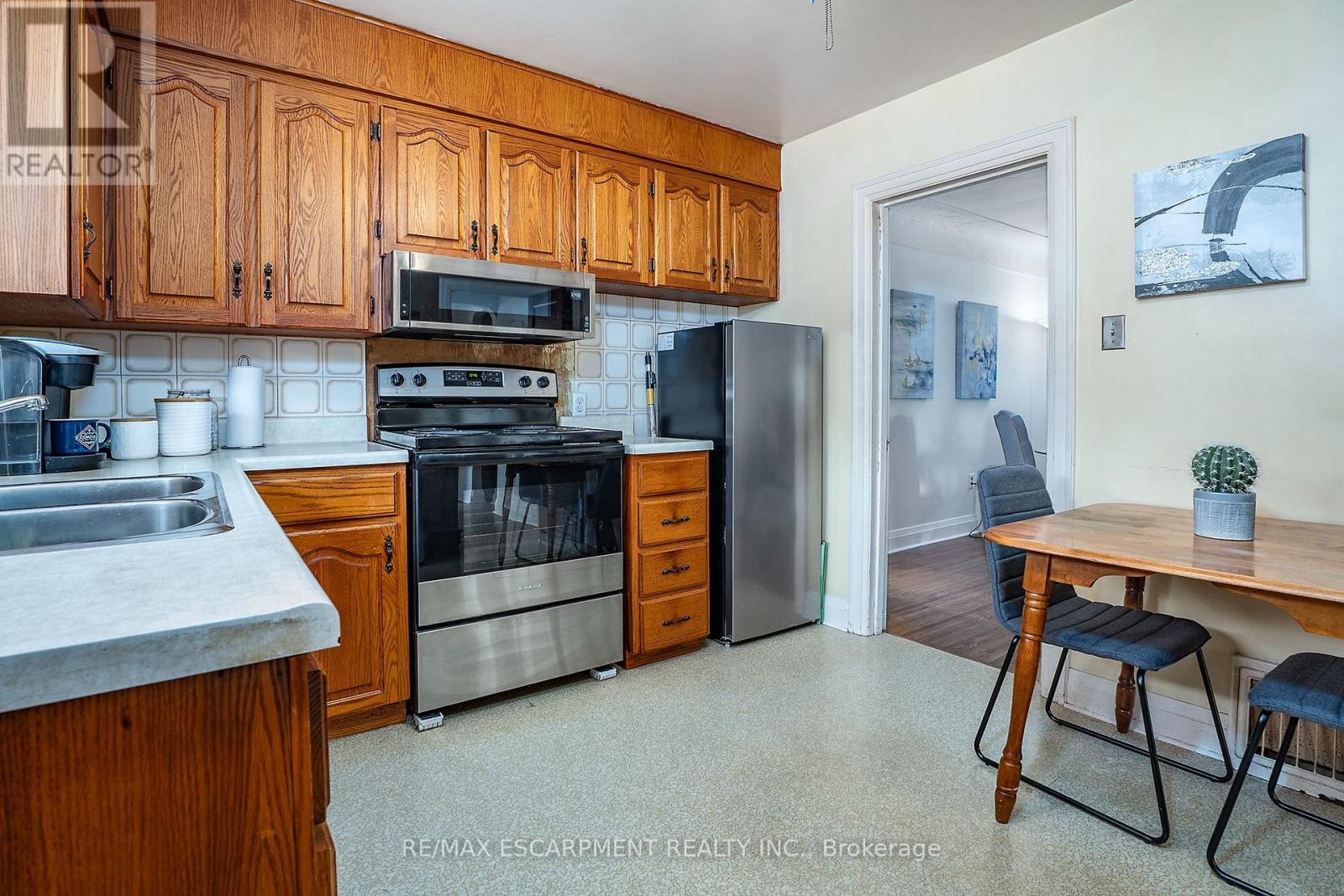 90 OSLER DRIVE - 12