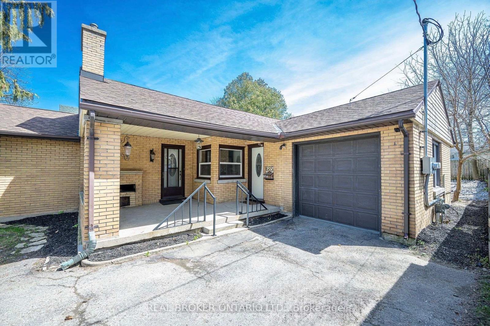 685 FREDERICK STREET — photo 2