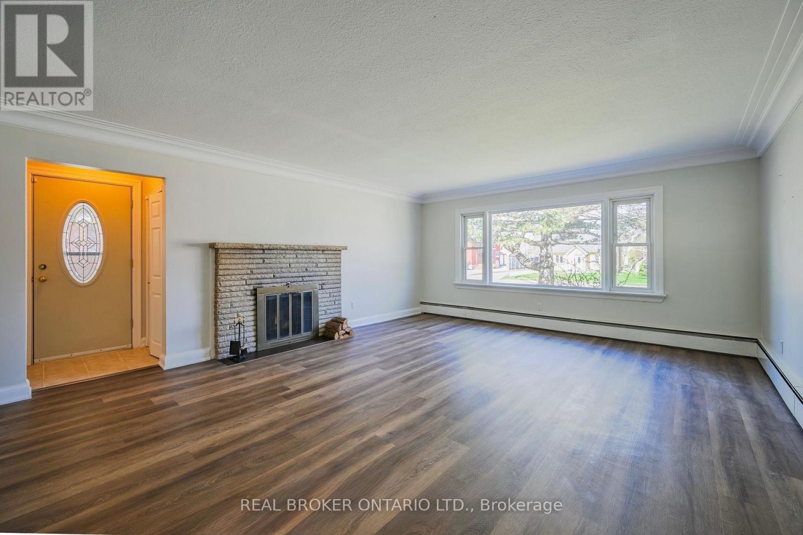 685 FREDERICK STREET — photo 3