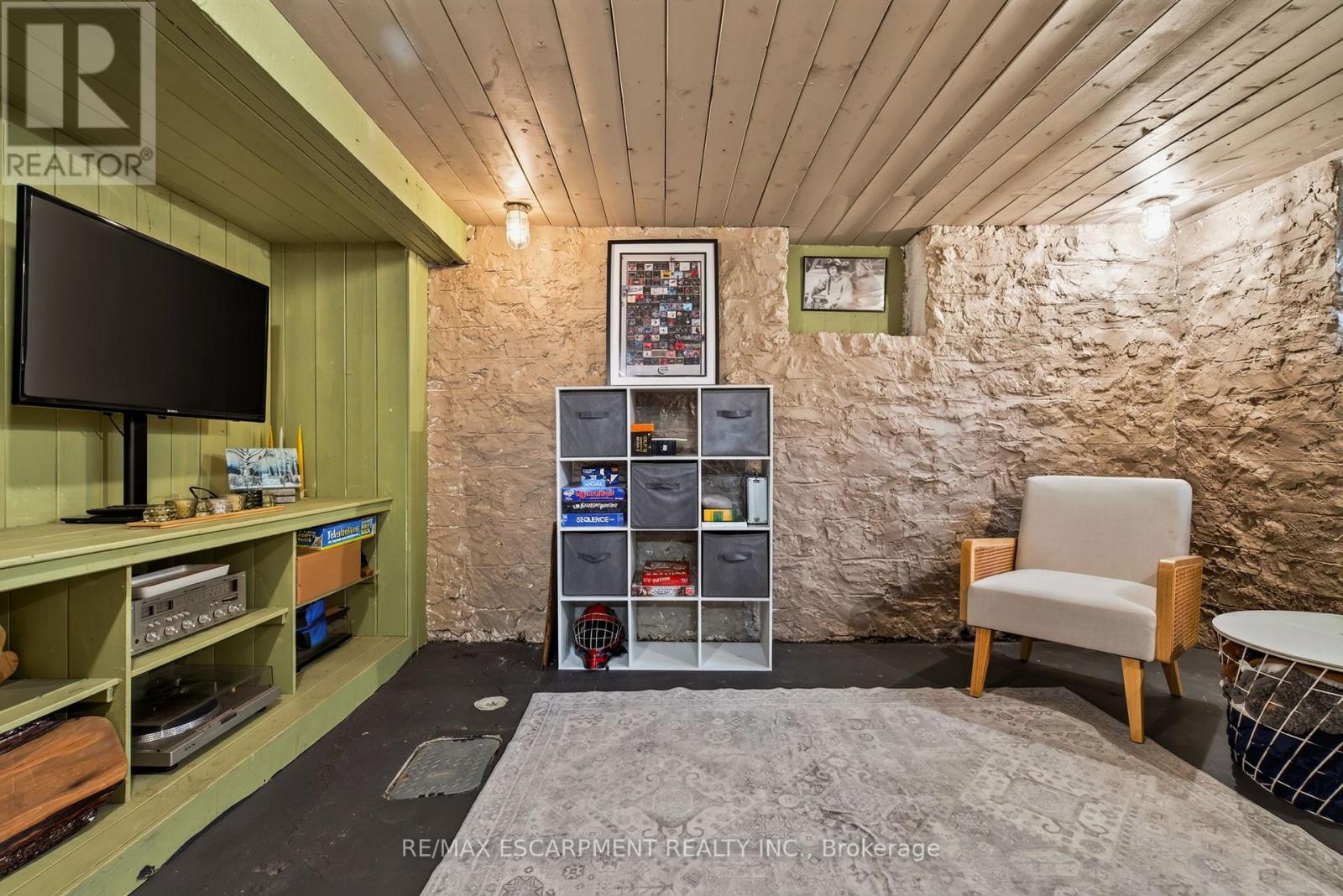 61 MOUNTAIN AVENUE - Image 36