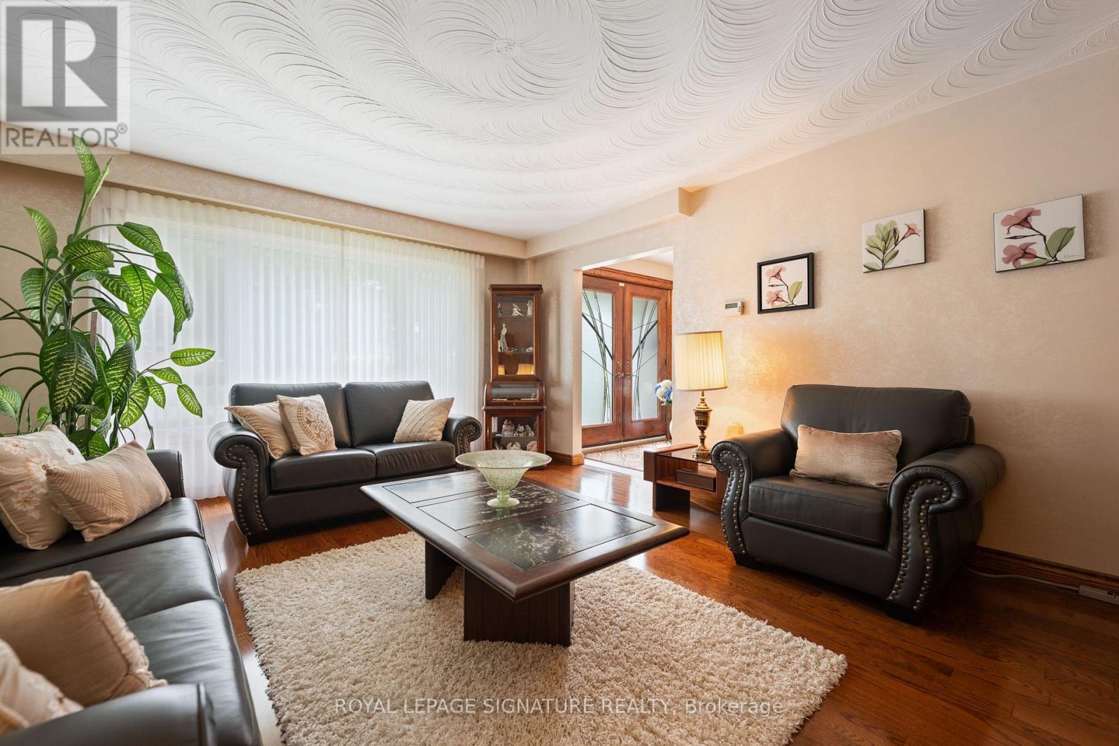 7 THOMSON ROAD - Image 14