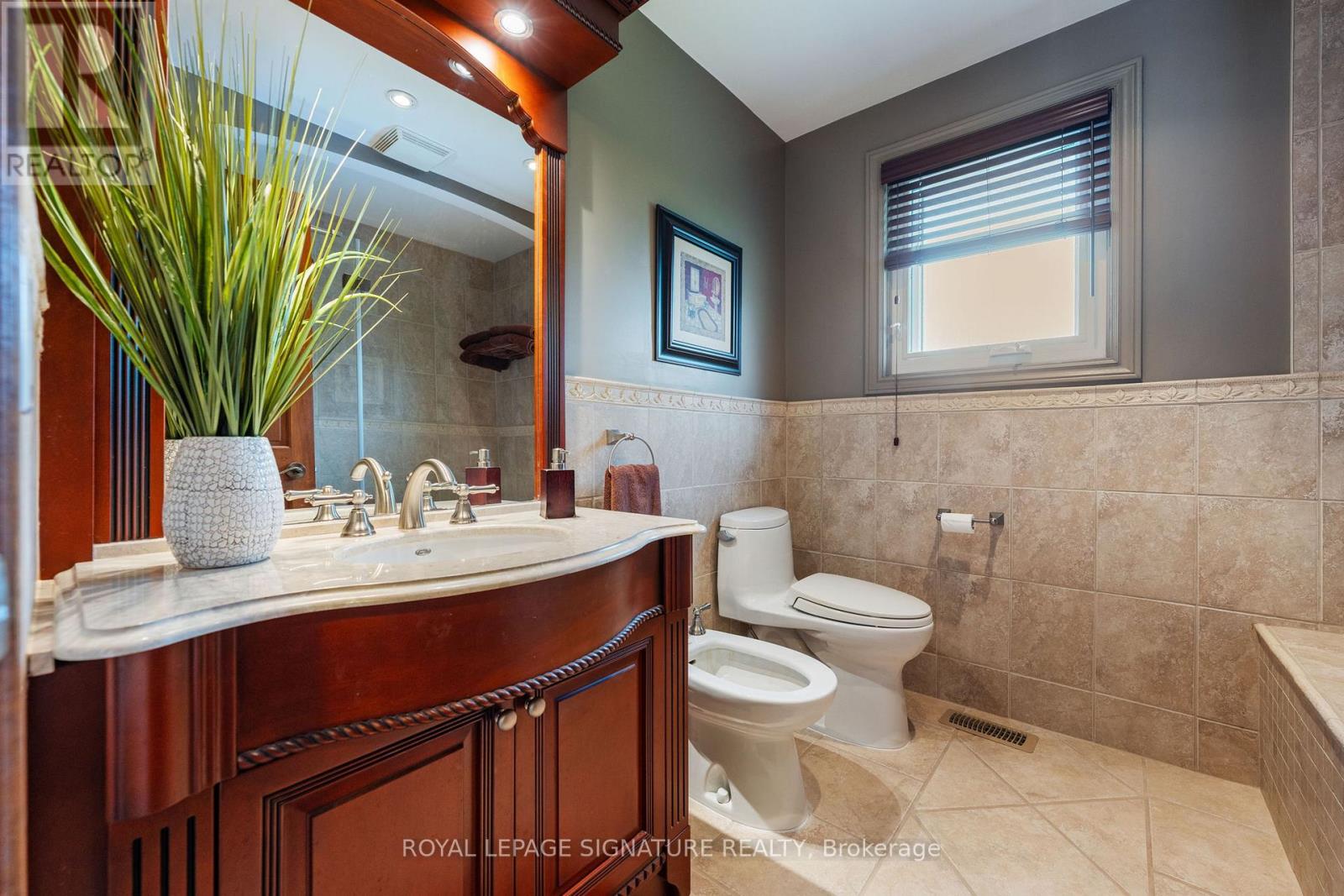 7 THOMSON ROAD - Image 23