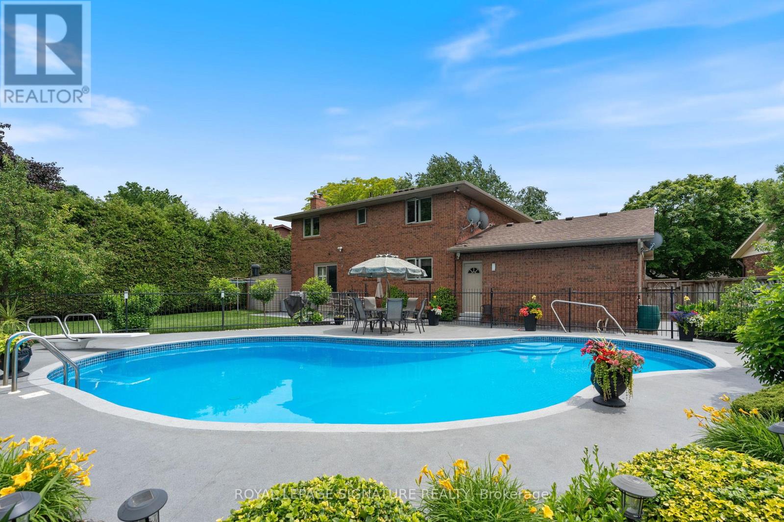 7 THOMSON ROAD - Image 35