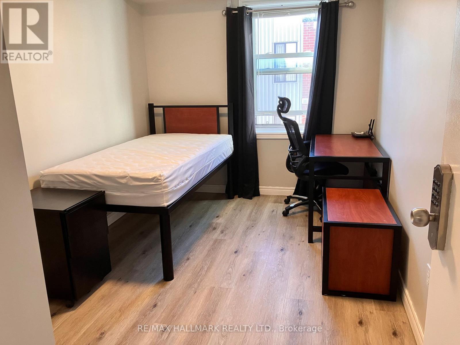 #301 271 LESTER STREET - 10