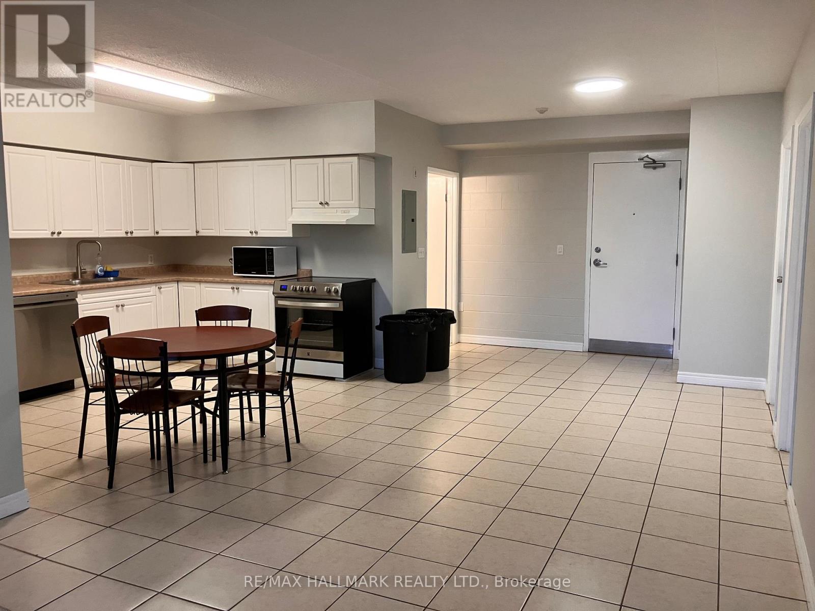 #301 271 LESTER STREET - 2