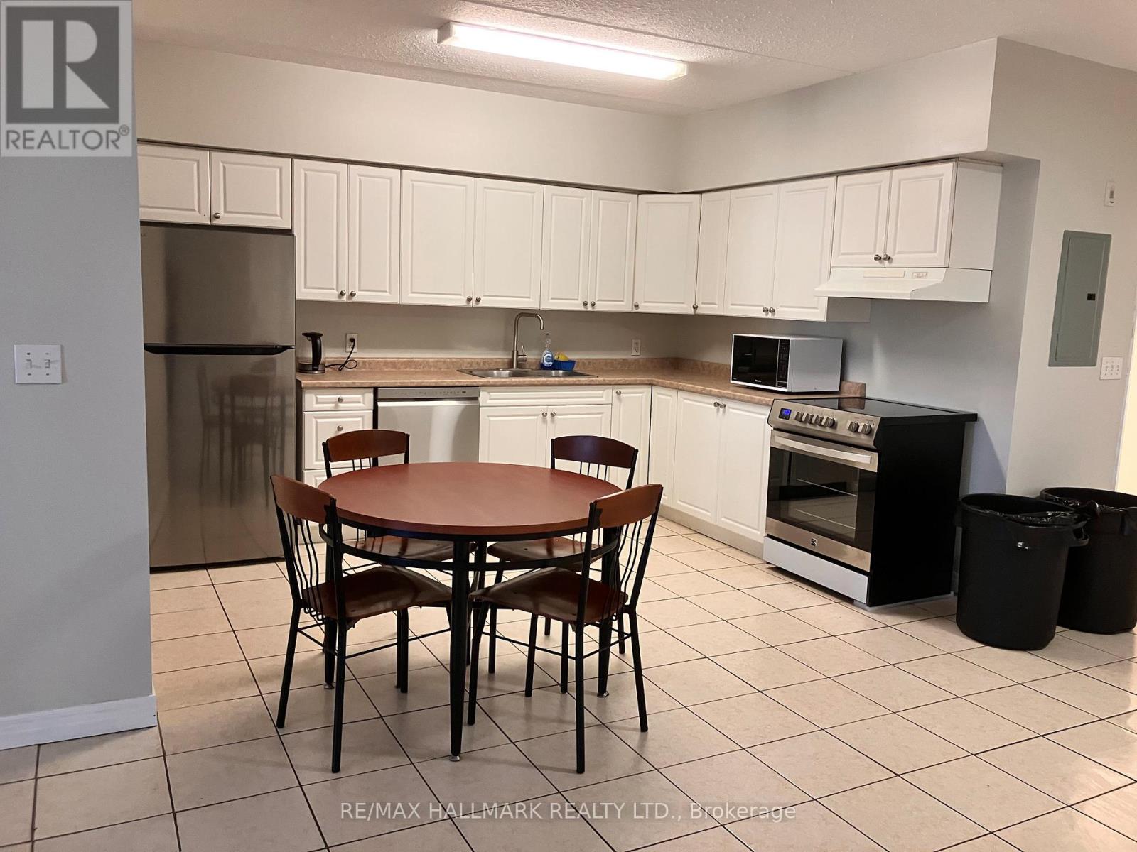 #301 271 LESTER STREET - 3