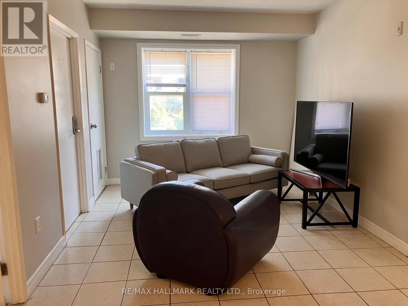 #301 271 LESTER STREET - 5