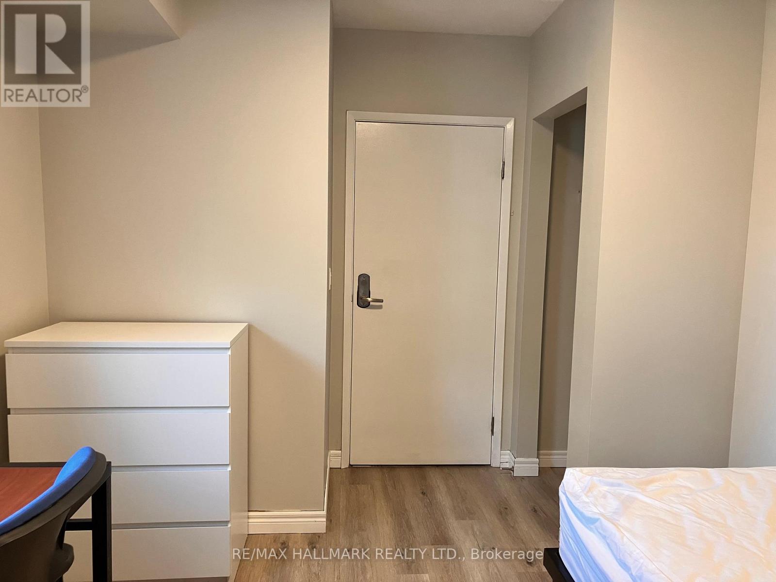 #301 271 LESTER STREET - 9