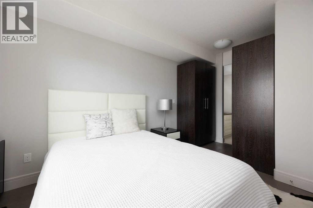 #406 10218 King Street - 20